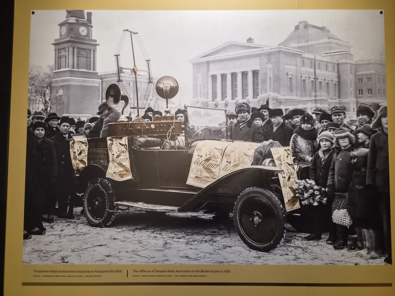 Archive photo of the Tampere Radio Association raffle car in the Market Square in 1926, radio exhibition at Vapriikki