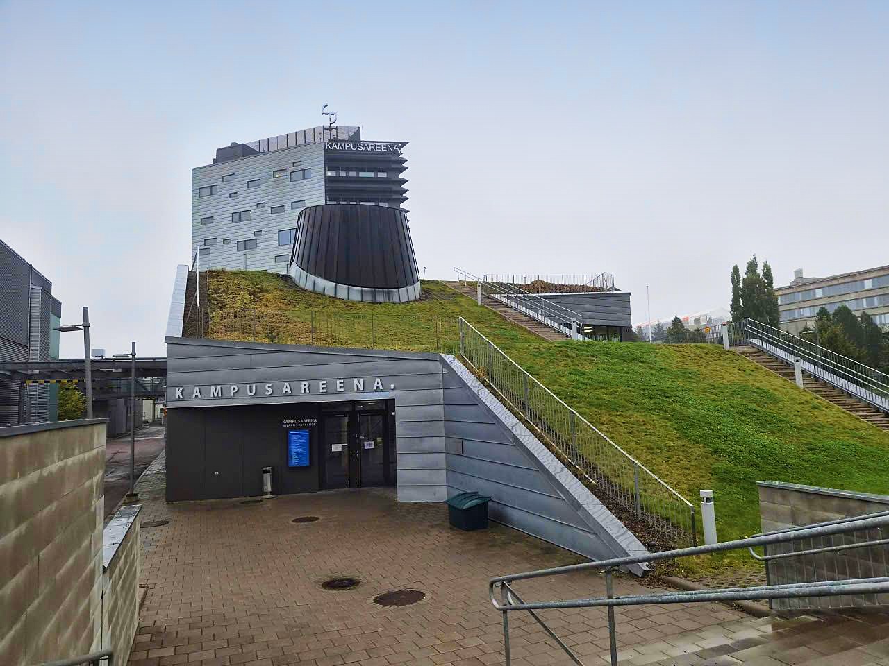 Kampusareena building with its green roof at Tampere University Hervanta campus